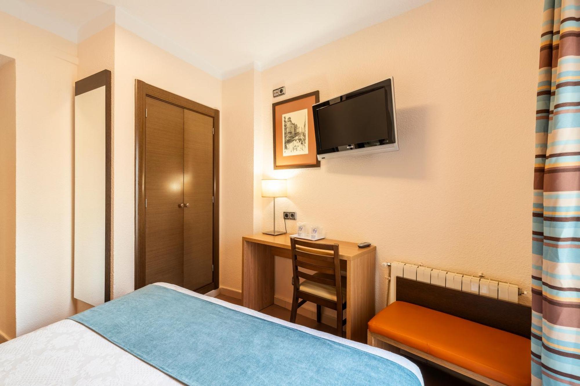 Hostal Ballesta Madrid Ngoại thất bức ảnh