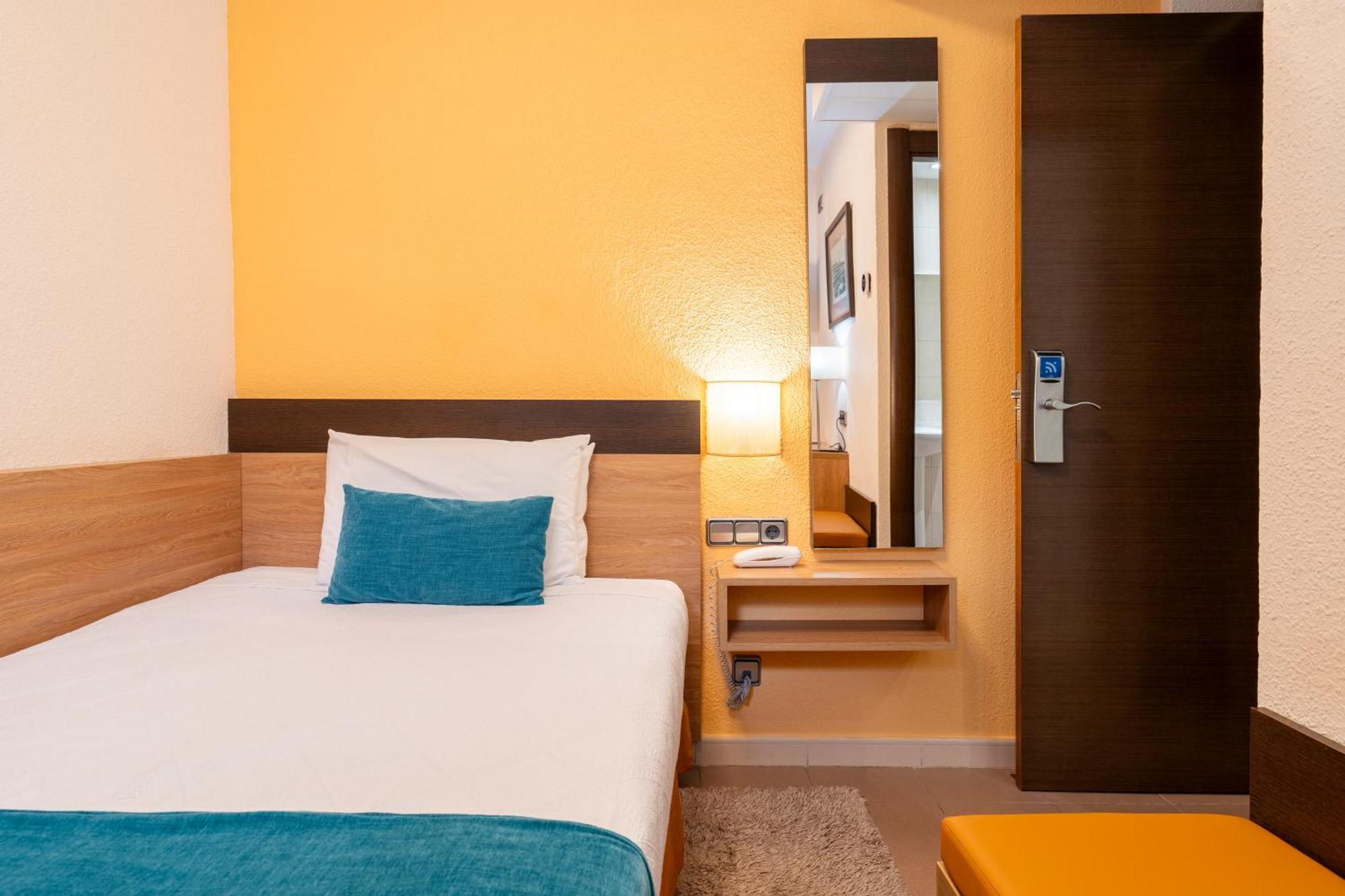 Hostal Ballesta Madrid Ngoại thất bức ảnh